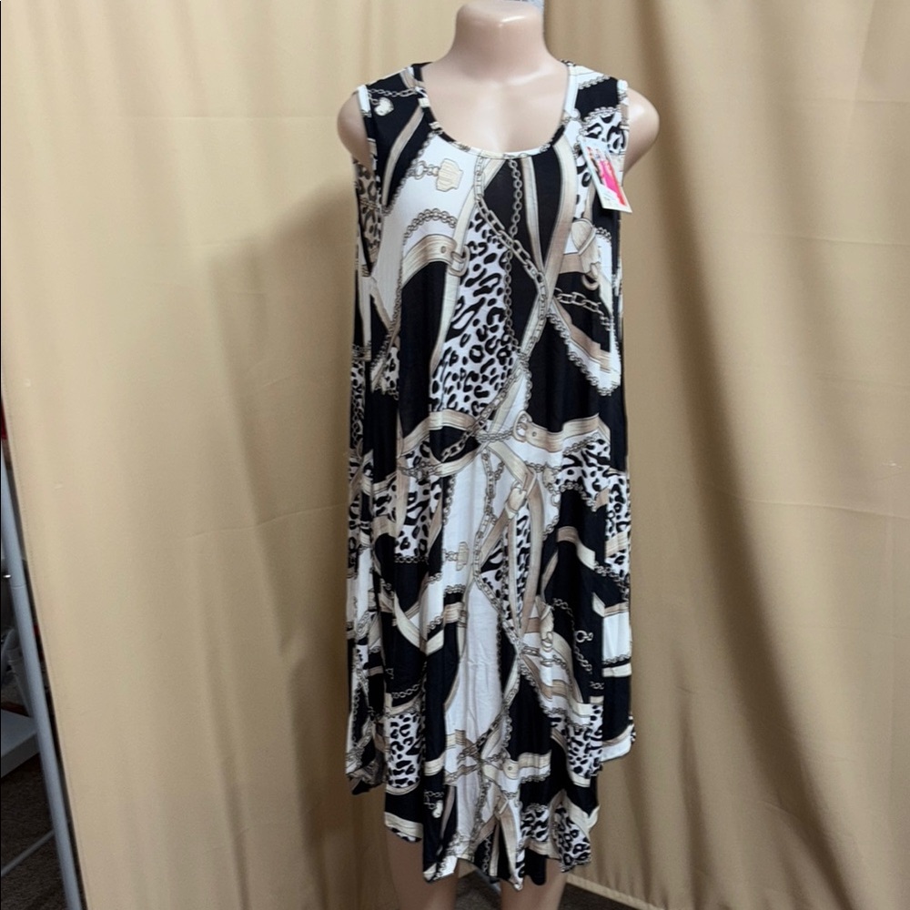 Black and White High Low Sundress with Scoop Neck